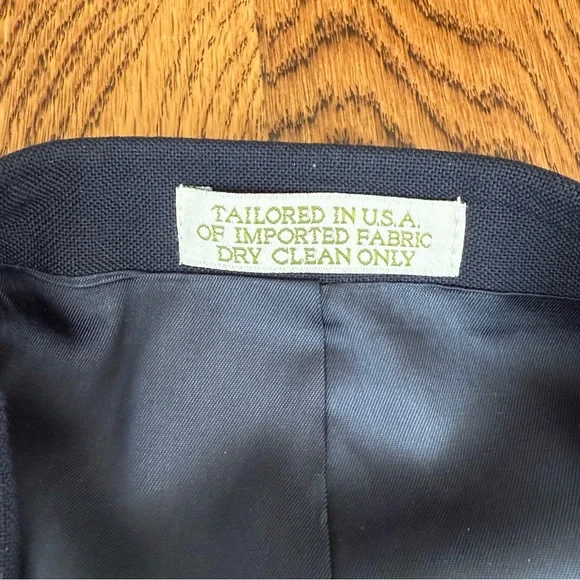 Orvis Men's Navy Blue Blazer - "Tailored in USA" - Size 42 Regular - Heavy Duty! - Picture 4 of 7